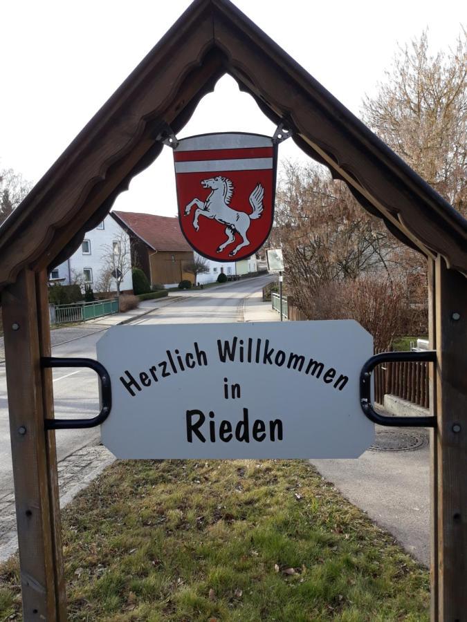Zum Scheunenhof - Bauernhaus อิคเนนเฮาเซน ภายนอก รูปภาพ